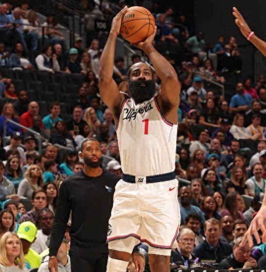 疯了哈登首节27分半场35分 35岁轰55分追平赛季新高 七大纪录屠榜