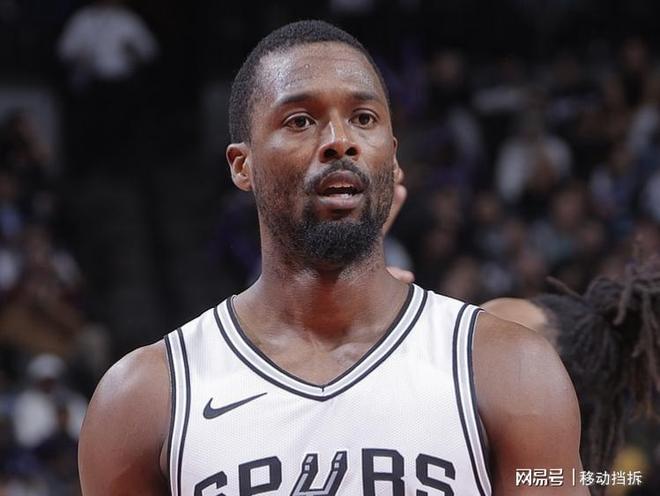 三分球两场合计12中0！离开勇士这么多年，你依旧没能证明自己