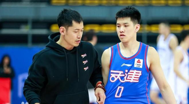 记者：天津男篮主帅张庆鹏接近出任北控男篮主帅