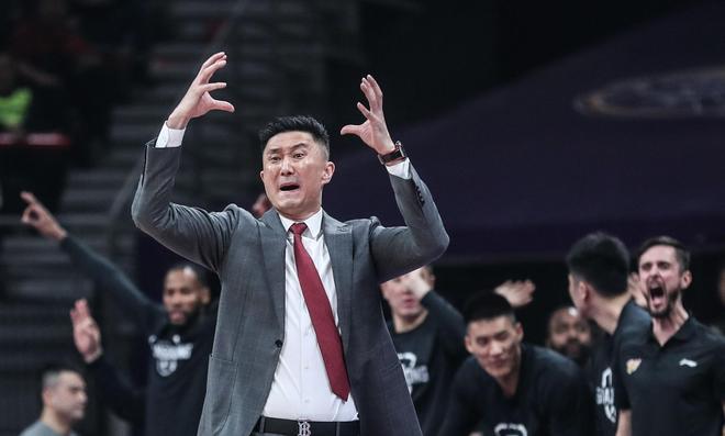 中国男篮又输了！杜锋直言三败因，郭士强战术失灵，建议徐杰归队