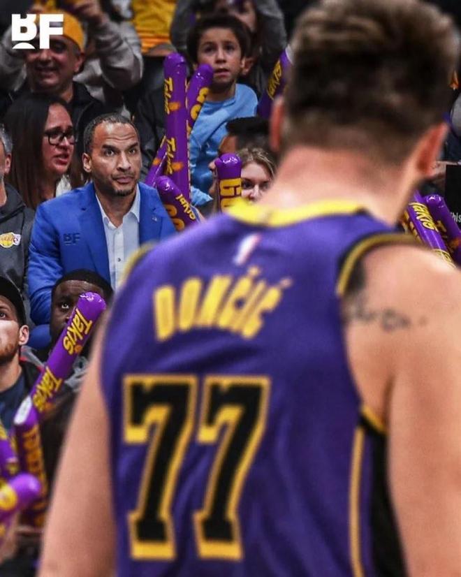 Shams：独行侠老板承担了责任，承认交易东契奇是一个错误