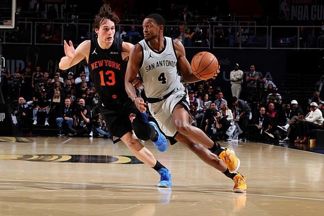 未来发挥出应有的水准，马刺后场核心的价值完全没有体现出来？