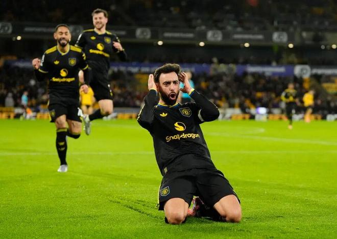 B费2射1传曼联4-1升至第6！冲击欧冠有戏，但阿莫林攻防均需改善