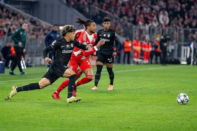 拜仁3-1葡萄牙体育 格纳布里传射建功