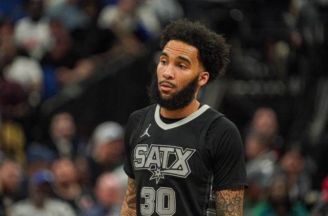 尚帕尼2罚不中马刺憾负湖人 这样的尴尬詹皇魔兽乔治也有过