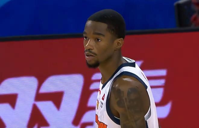 立竿见影!广东队首发一进一出,18岁小将压哨提拔,杜锋盛赞一人