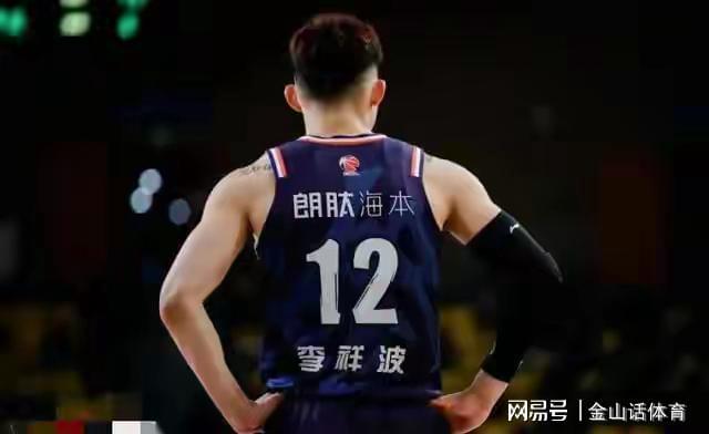 唉!2场杯赛运动战仅得2分,CBA都打不明白的人,却2次入选国家队