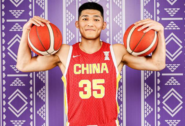 就这还是国手呢?打25分钟3投0中,靠罚球拿2分,愧对郭士强厚爱