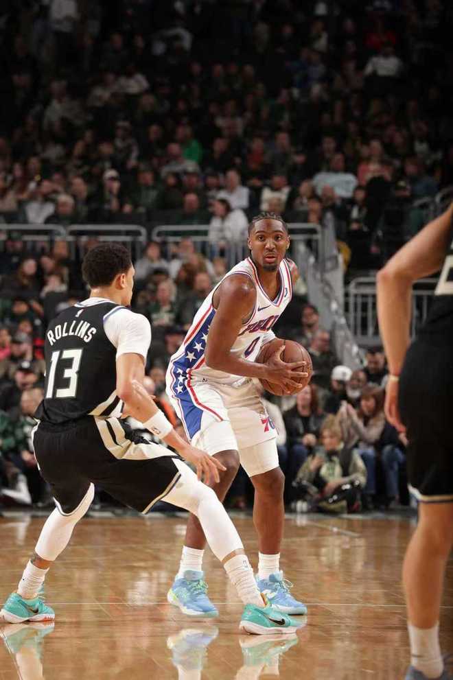 11战9败!雄鹿遭76人双杀 马克西连21战20+终结未超艾弗森