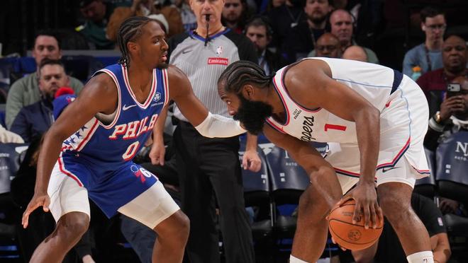 哈登28+6+5创2大神迹，快船惜败76人！马克西39+6，乔治复出9中2...