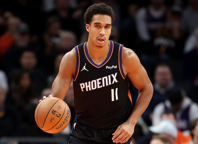 满满的都是槽点!太阳为什么非要让这位内线新星留在轮换阵容中?