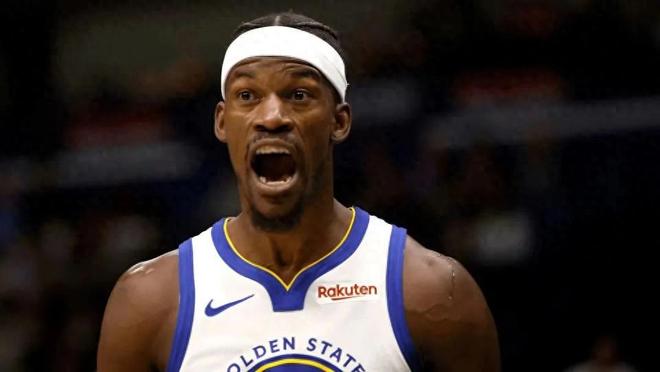 库里不在,他本应承担领袖的责任!不曾想变成多余的人