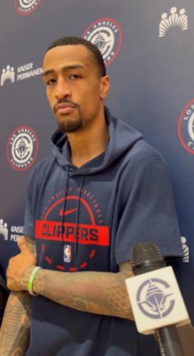 科林斯:保罗总希望队友都能拼尽全力,跟他并肩作战强度很大