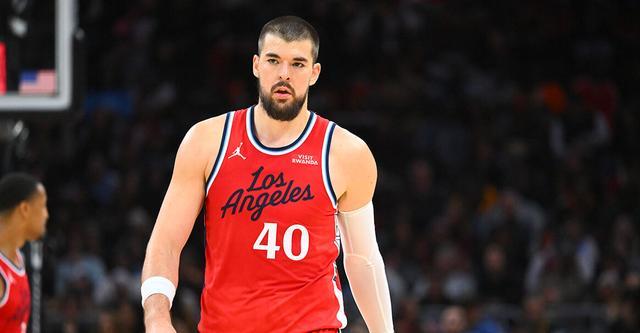 快船队史近20年首人!祖巴茨爆砍33+18大号两双