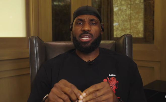 再休一场将无缘评奖!詹姆斯呼吁NBA改规则:如今比赛强度不一样