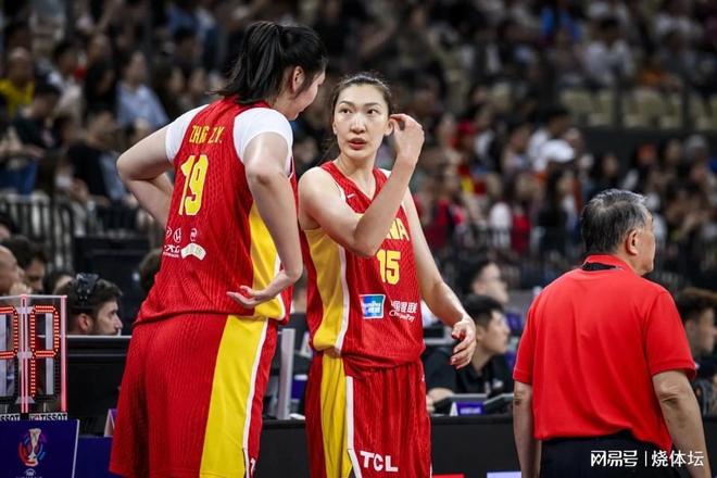 中国女篮第4次获季军！攻防更有章法，可惜醒悟得有点晚了