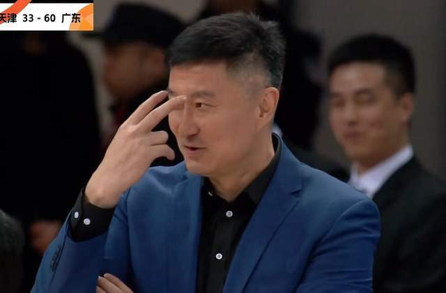 八战全胜！广东男篮24分大胜，萨林杰25+13萨姆纳17+8 林庭谦伤退