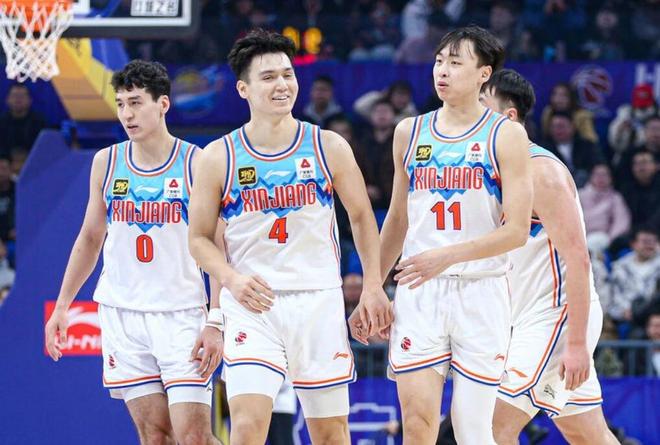 新疆男篮锋线大将韧带受伤，徐昕稳定盖帽王，郭士强考察蒋浩然！