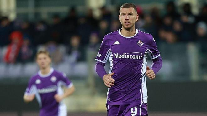 斯基拉：哲科今晚到德国，明天接受沙尔克体检并正式签约