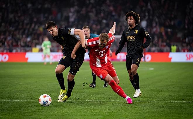 1:2!凯恩隐身哑火,拜仁6分钟连丢2球,联赛大爆冷,2大纪录终结