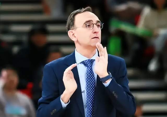 2胜1负创耻辱纪录,乌戈帅位难保,辽篮新帅或是他,曾救火山东队