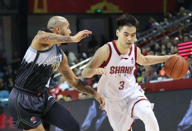 山西男篮酿31分惨败,莫兰德化身护框狂魔,程帅澎10中0状态低迷