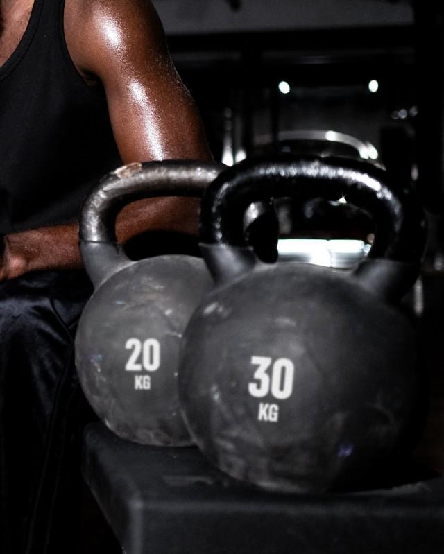 官方：拜仁续约于帕梅卡诺至2030...