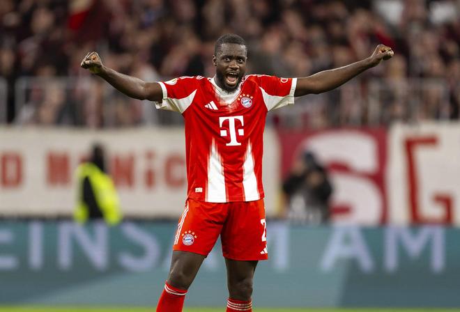 官方：于帕梅卡诺与拜仁续约至2030年...