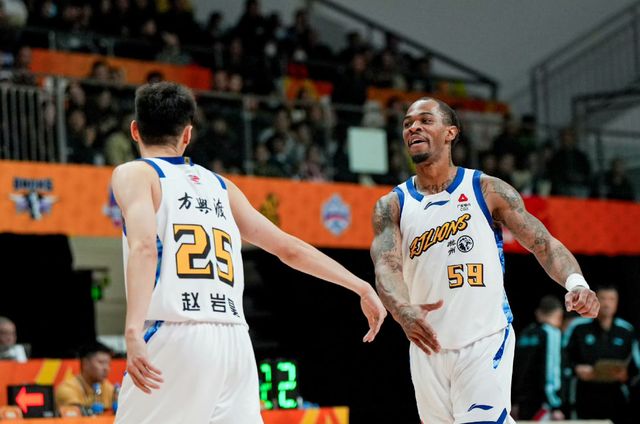 CBA揭幕战!浙江广厦拒绝输球,全力击败山西男篮,央视直播
