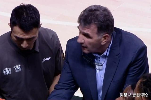 南京官宣换帅引热议!媒体:王世龙加入同曦起贝帅的命运就已注定