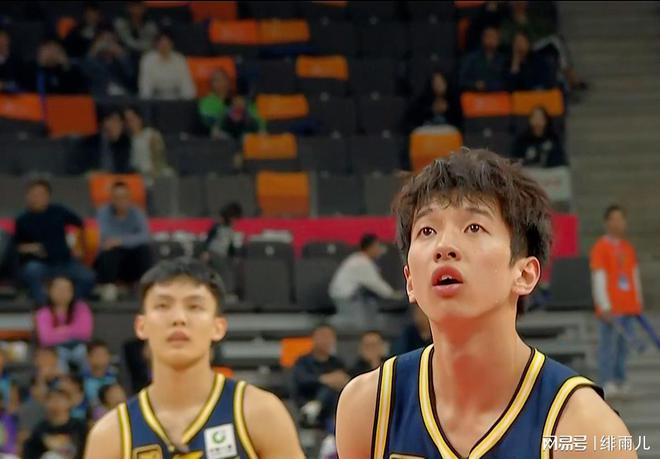 加强版徐杰！广东“新后卫”锁定男篮主力控卫，已加盟宏远一队！