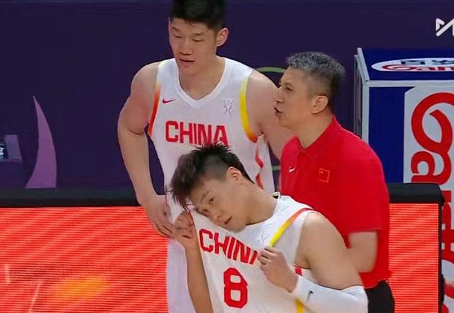 开门红！中国男篮93-88险胜，胡金秋20+5罚球9中2，赵睿19+4+6！
