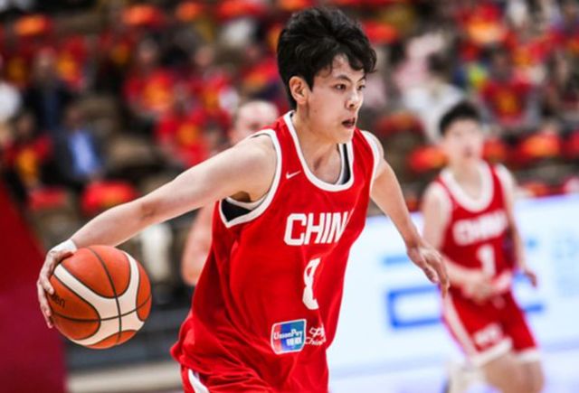 中国女篮击败尤文图特女篮存一隐忧，20次失误辣眼睛
