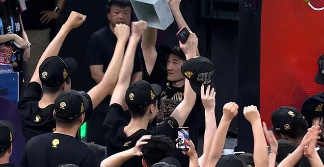 北京丢冠的罪人！五名嘴齐批许利民：总决赛G6死于看不懂的换人