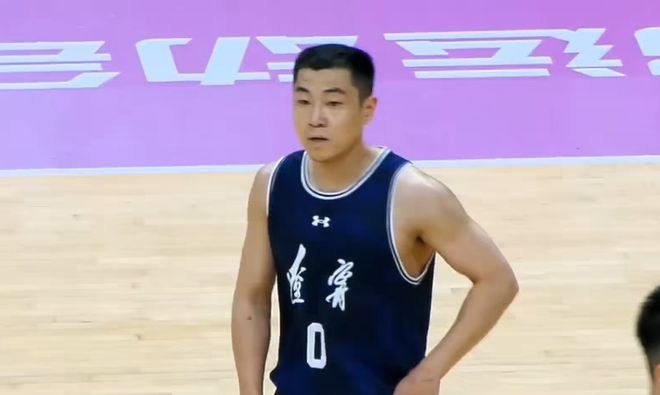 落后17分又如何？卫冕冠军强势逆转，杨鸣喜提4连胜，高诗岩15+7