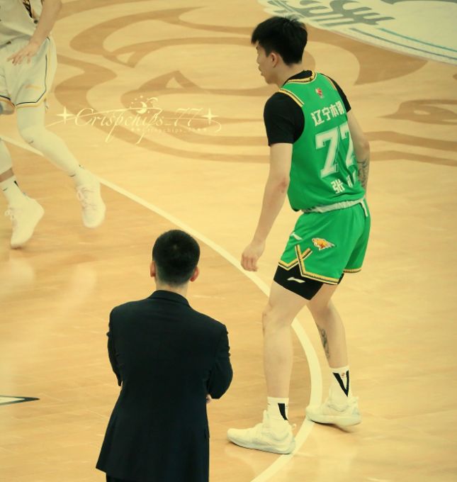 张镇麟转会传闻又来了！但与其和周鹏共事，还不如跟郭艾伦做队友