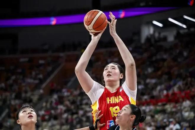 女篮101-66韩国，赛后2喜2忧！张子宇王思雨完美，锋线必须调整！