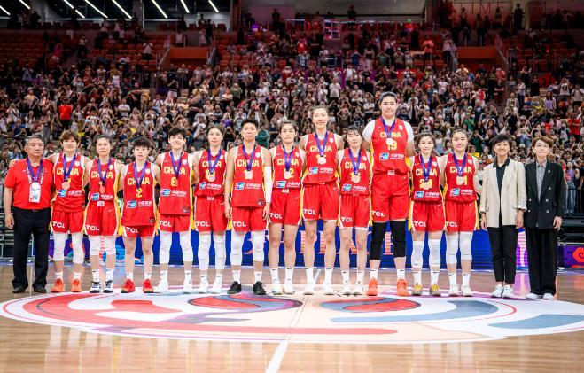 中国女篮出局不到72小时，宫鲁鸣被声讨下课，又一老将即将要离队