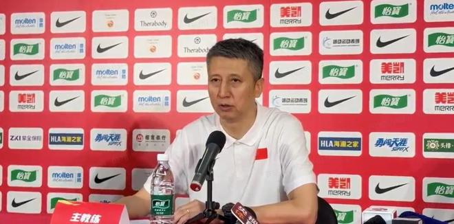郭士强：队伍明天出发沙特，在亚洲杯中要解决暴露出的问题