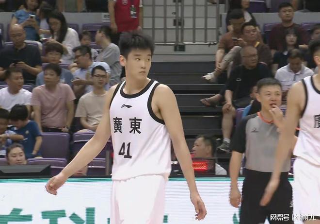 正式上位！广东队狂练男篮顶级内线，这可是杜锋的争冠底牌！