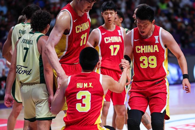 一分之差憾负澳大利亚，年轻的中国男篮创造了属于他们的神奇