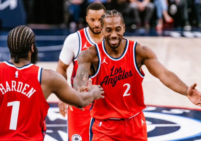 三大罪状，四面受敌，五味杂陈！NBA特权第一人，你或许该退役了