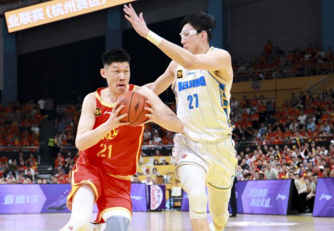 CBA官宣最新FMVP榜：广厦胡金秋第一孙铭徽首上榜 周琦北京第二
