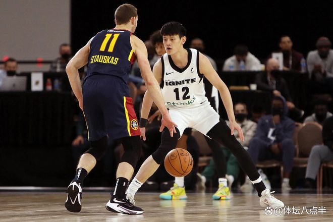曾凡博刚签NBA 霍楠就喊人才井喷！球迷炸锅：被你这帮人吹上天了