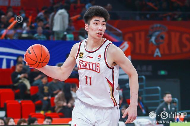 完成首秀！余嘉豪出战20分16秒 5中3&罚球4中1拿下7分8篮板