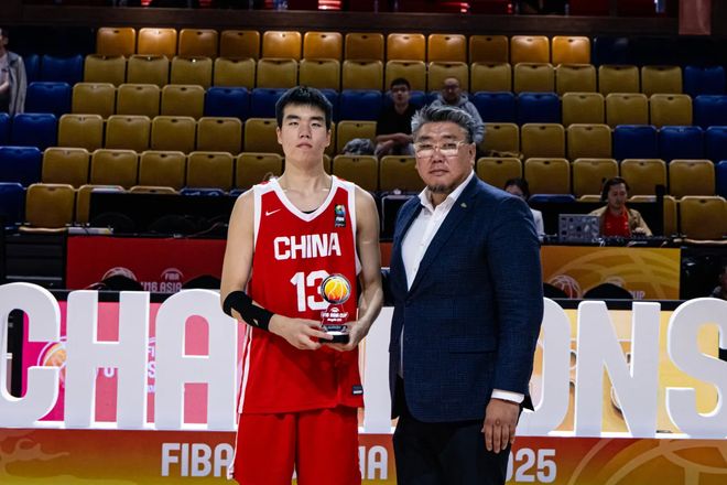夺亚军+最佳阵容！中国男篮又一15岁2米02新星蹿升：新四字外援？