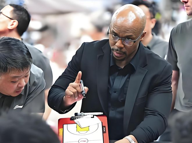 2米26徐昕被肯定！米切尔大赞：以后会给他更多球权