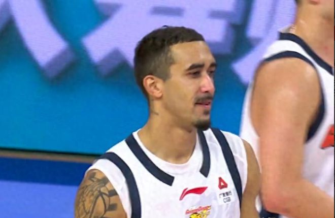 奎因大赞广东队1人：不管是传球，还是进攻都非常出色