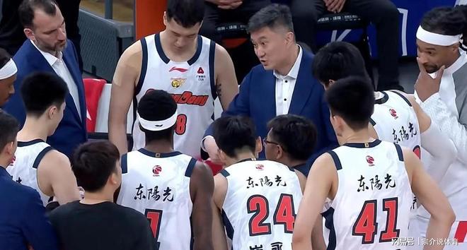 脸都不要了！广东队惨败上海，三大混子球员必须淘汰