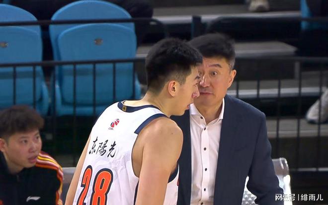 一场没打就受伤了！广东队迎来重大噩耗，这可是杜锋的争冠法宝！